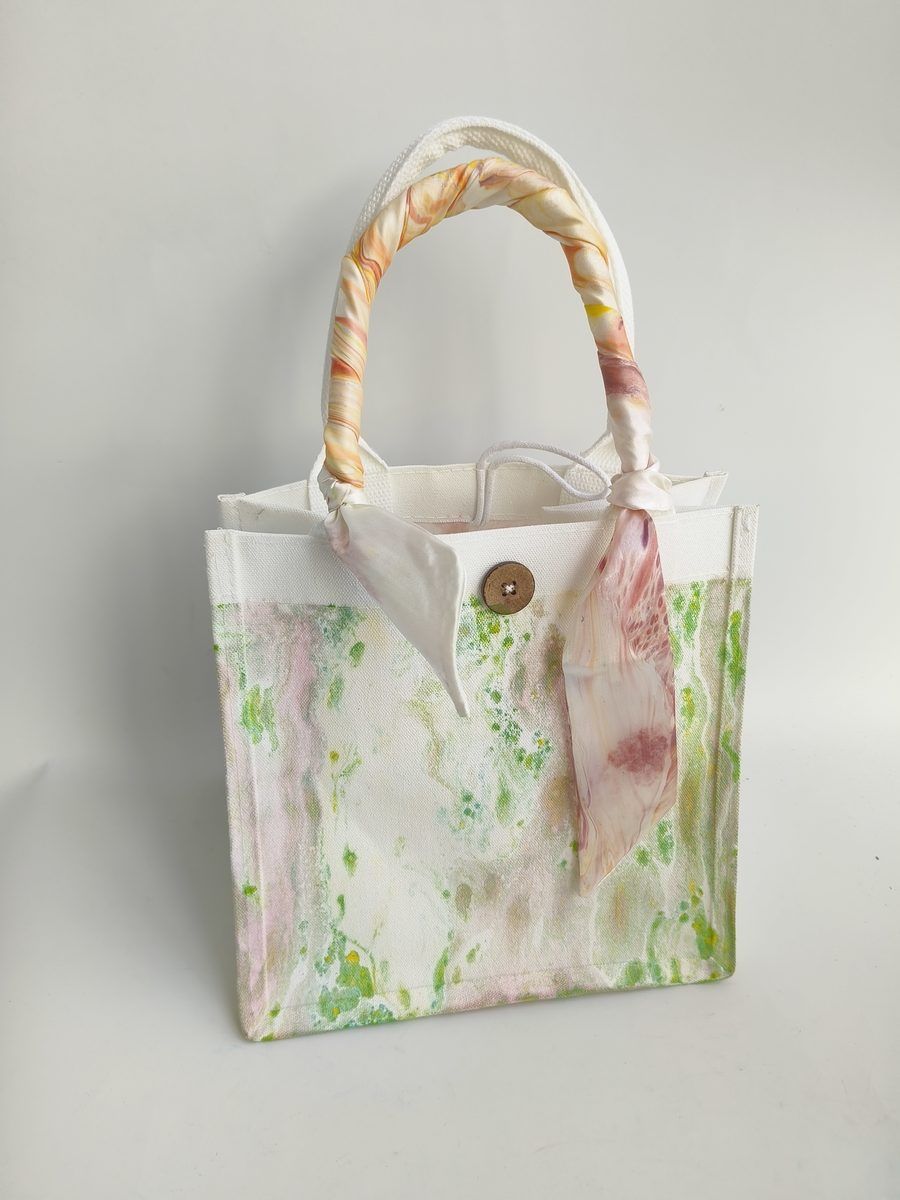 Spring Mist original angled view with included scarf